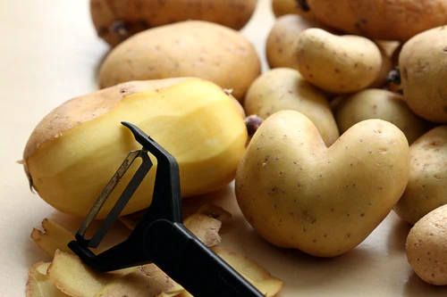 cRcKosher's tweet photo. It's #NationalPotatoDay - a great time to think about #potato #kugel for #Shabbos! Search "potato" at https://t.co/pXThzxvc8r to find info on #brachos for potato products and whether potato products from flour and instant to frozen and fried need #kosher certification. Enjoy! https://t.co/OfDIuWTUAI