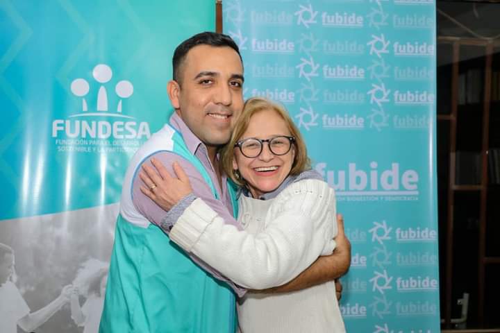 fubidebolivia's tweet photo. El día viernes 13 del presente firmamos convenio marco de cooperación mutua  interinstitucional con la Fundación para el Desarrollo y la Participación  representado por su Presidente Lic. José Daniel Delgado Rivero 
#FundaciónparaelDesarrolloylaParticipación
#KASBolivia
#FUBIDE https://t.co/fdQw236ST7