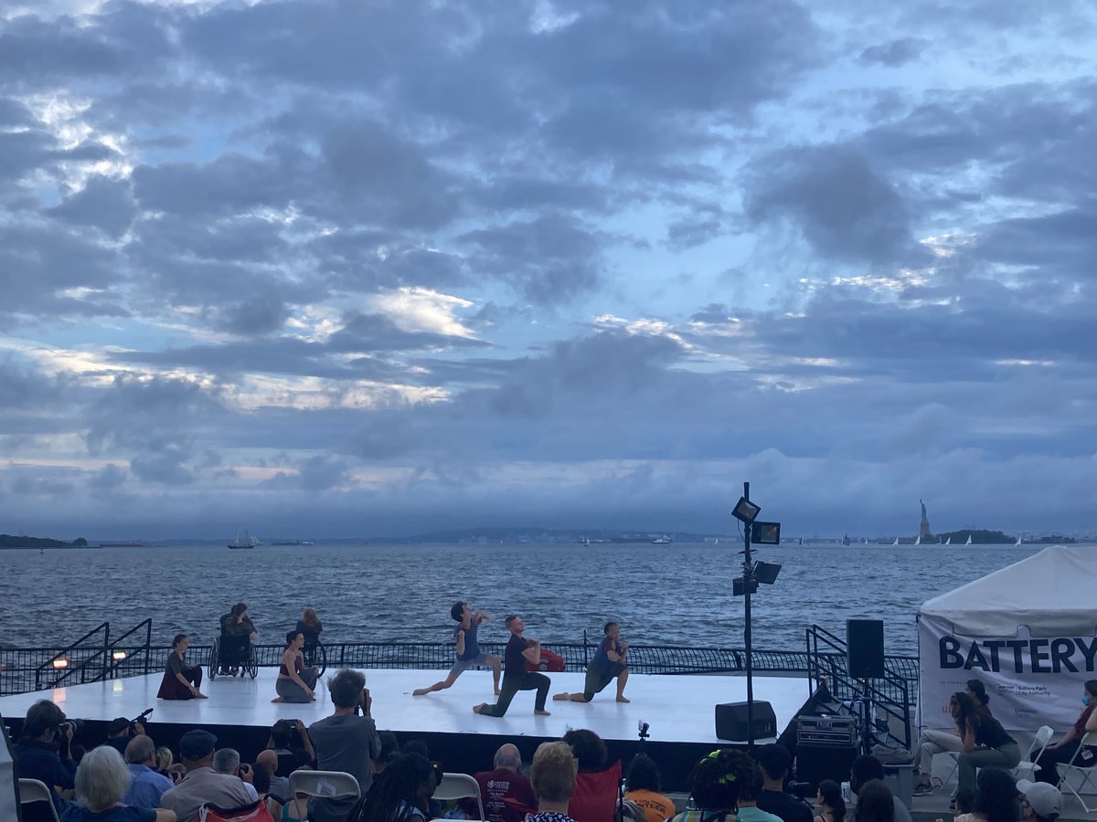 bpca_ny's tweet photo. TONIGHT: The 40th annual @batterydance Festival continues in Wagner Park at 7PM. Free to attend or stream online here: https://t.co/ZxVc6jgPBc #BatteryParkCity #BPC #BPCArt #BPCCommunity @DowntownNYC @CommunityBoard1 @GPTA_BPC @FiDiFamilies https://t.co/7ectDdS1jy