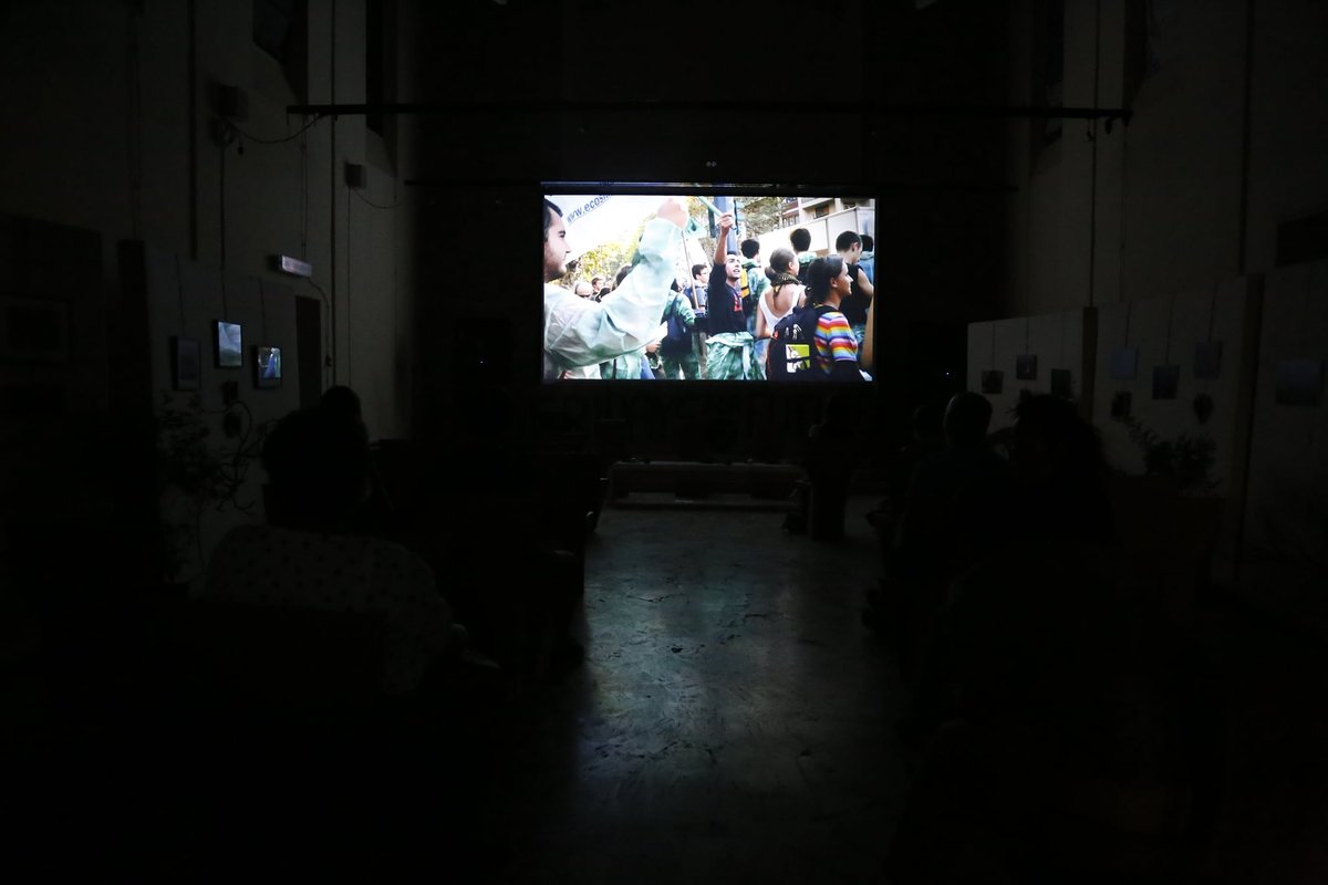 💛🌍 Questa sera, al Clorofilla Film Festival il Saturnia Film Festival ha presentato #Inverno di Giulio Mastromauro 🎬 A seguire, Ragazzi irresponsabili di Ezio Maisto 💥 E nello spazio dibattiti anche oggi "Segnale d'allarme" di Elio Germano e Omar Rashid in #VR ✌️