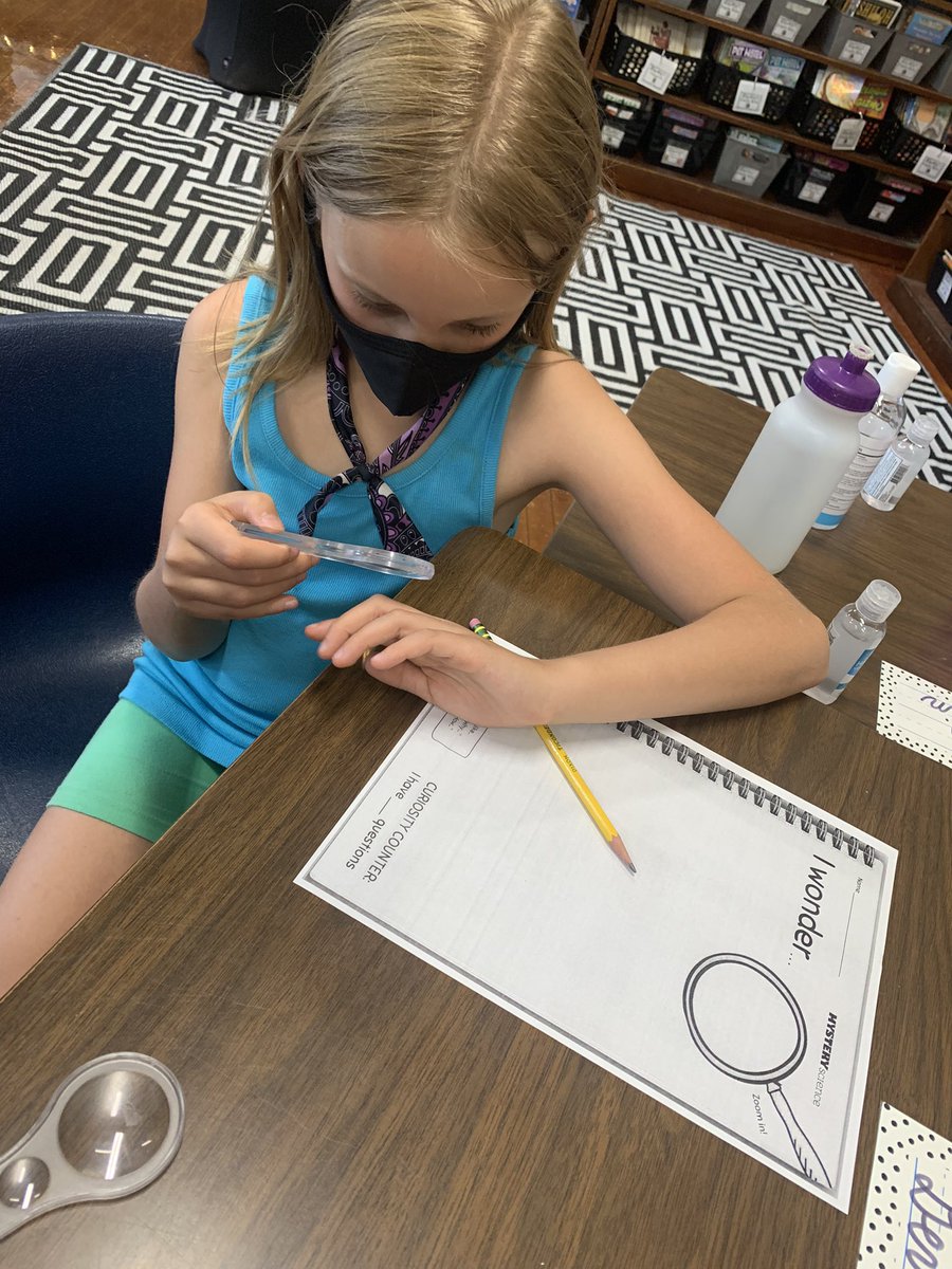 sterkelteach's tweet photo. How do scientists know so much?! Sparking our curiosity with @MysterySci 🔬🥼👋🏼🔎 #BulldogSTRONG @Bement_CUSD_5 https://t.co/TSrcY2vU57