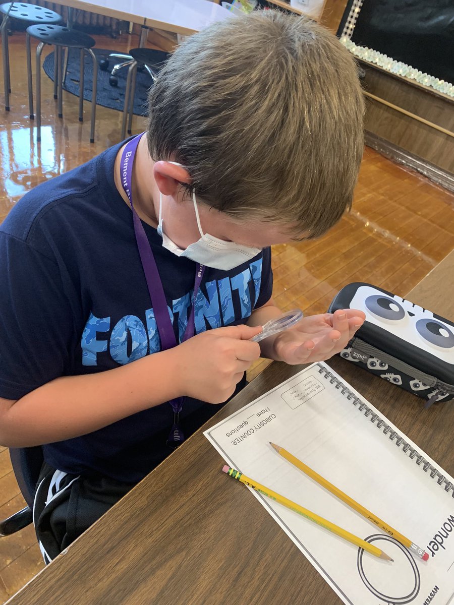 sterkelteach's tweet photo. How do scientists know so much?! Sparking our curiosity with @MysterySci 🔬🥼👋🏼🔎 #BulldogSTRONG @Bement_CUSD_5 https://t.co/TSrcY2vU57