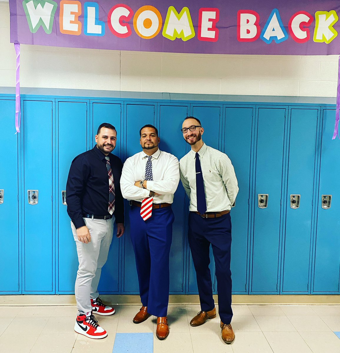 CHSMajoras13's tweet photo. When you Co-teach with your friends >>>> #TieGang #CHS #ClearviewFamily @benjamin_bill https://t.co/nXZLJ4DdhQ