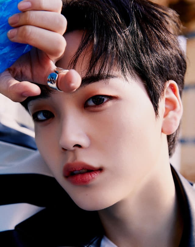 potthyeong's tweet photo. ❥     〔 ʟᴇᴇ ʜʏᴇᴏɴɢᴊᴜɴ 〕:

      𝘍𝘭𝘰𝘢𝘵 𝘭𝘪𝘬𝘦 𝘢 𝘾𝙖𝙙𝙞𝙡𝙡𝙖𝙘,
                𝘴𝘵𝘪𝘯𝘨 𝘭𝘪𝘬𝘦 𝘢 𝘽𝙚𝙚𝙢𝙚𝙧.

ㅡ ρottᥱrყ shoρ oᥕᥒᥱr
ㅡ ᥴᥱrᥲmιᥴs stᥙdᥱᥒt
ㅡ ιᥣᥣᥱgᥲᥣ rᥲᥴᥱr https://t.co/joxNyt9Yg8