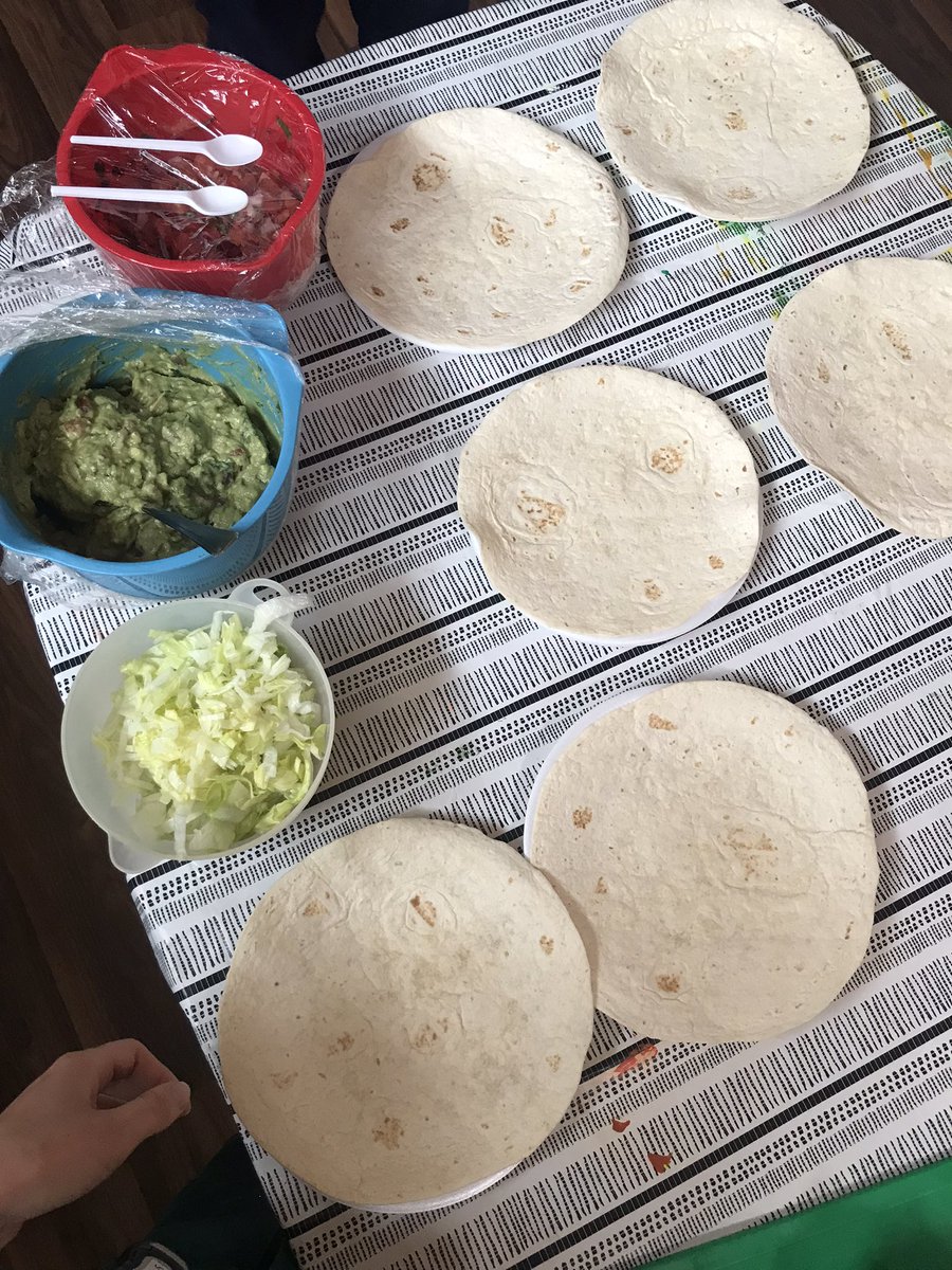 Today’s Mexican Fakeaway - all cooking & prep done on the ward! 🥑🌮 Great engagement, skills assessment & teamwork to make our Fajitas #YouAskedWeDid #TeamBabbie #MexicanOnMaple @BernieHesford @GMMH_NHS @napicu @ZBouharif