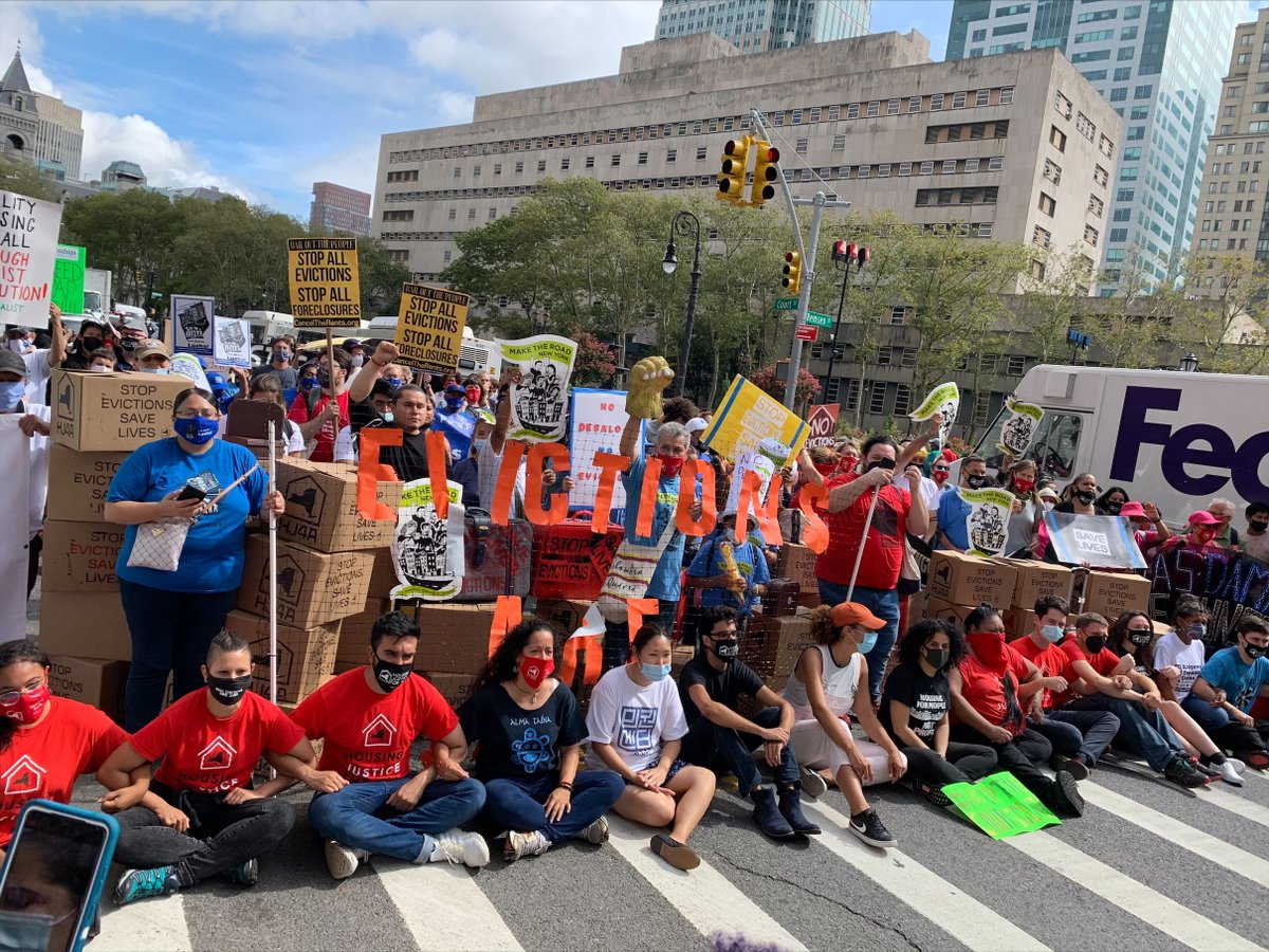 CSSNYorg's tweet image. Today we joined hundreds of tenants and elected leaders in Brooklyn to protest the slow rollout of the ERAP program and the expiring eviction moratorium.  @CarlHeastie @SenatorASC @GovKathyHochul: act now to protect tenants!