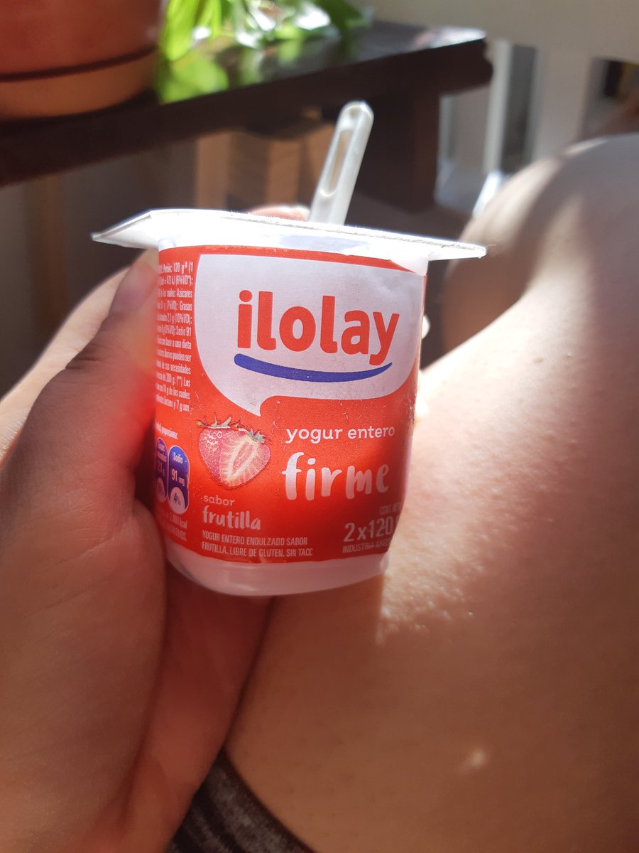 Rosevyva's tweet photo. Tengo una obsesión con el yogurt :D https://t.co/kKwuVncJaf