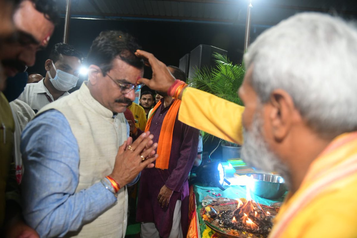 vdsharmabjp's tweet photo. आज मांधाता विधानसभा के पुनासा में श्री खाटू श्याम जी की भजन संध्या में शामिल होने का सौभाग्य प्राप्त हुआ। https://t.co/L2QIFjqAJm