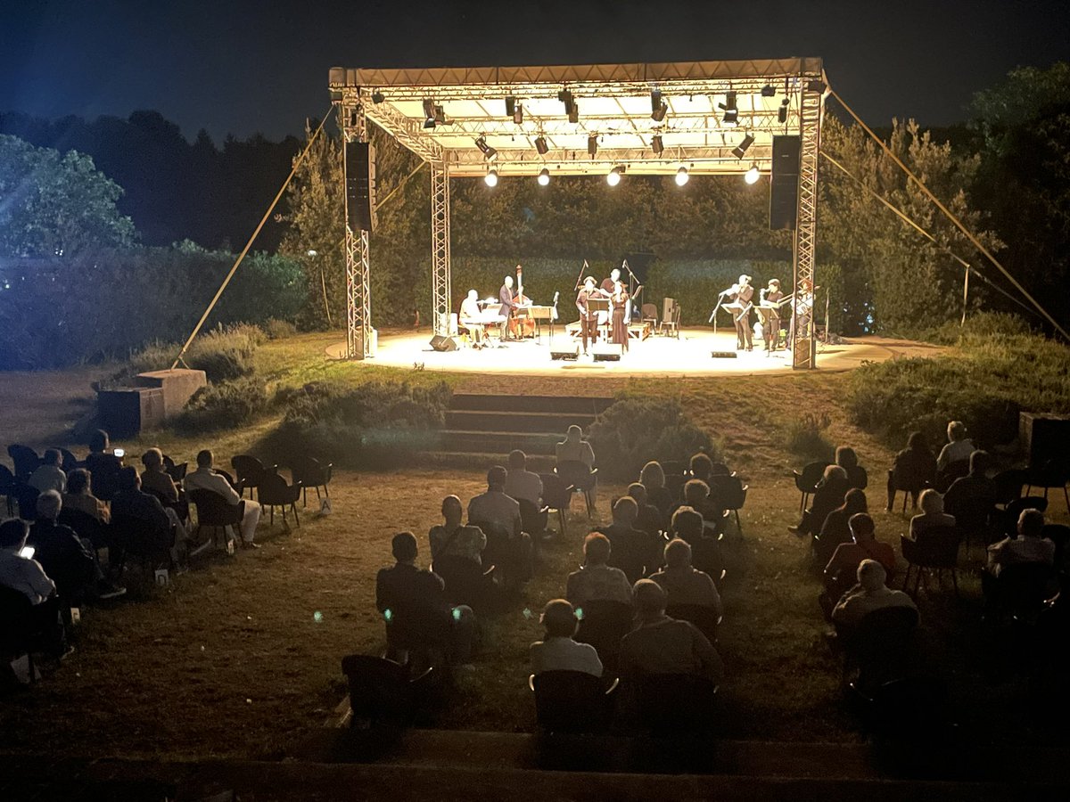 teatridipesaro's tweet photo. Aldemaro Moltedo jazz band chiude #miralteatrodestate con ROMANTIC JAZZ: IL JAZZ INCONTRA LA LIRICA 
@plateaviva @comunepesaro https://t.co/X24cgd0w1n