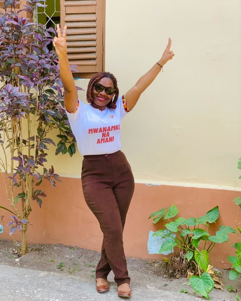 IshengomaIrene's tweet photo. Kusamehe kunalipa,nakuhakikishia.🥰
■Acha kujibebesha vinyongo ukisubiri kuombwa radhi, 
■Acha kushupaza shingo kwa kujiona  upo sahihi kila muda hata kutoona sababu ya kuomba radhi. 
🙏🏽Samehe na omba kusamehewa, inalipa💯.
.
.
#MwanamkeNaAmani #amanihuanzianyumbani https://t.co/MzxfGouZsI