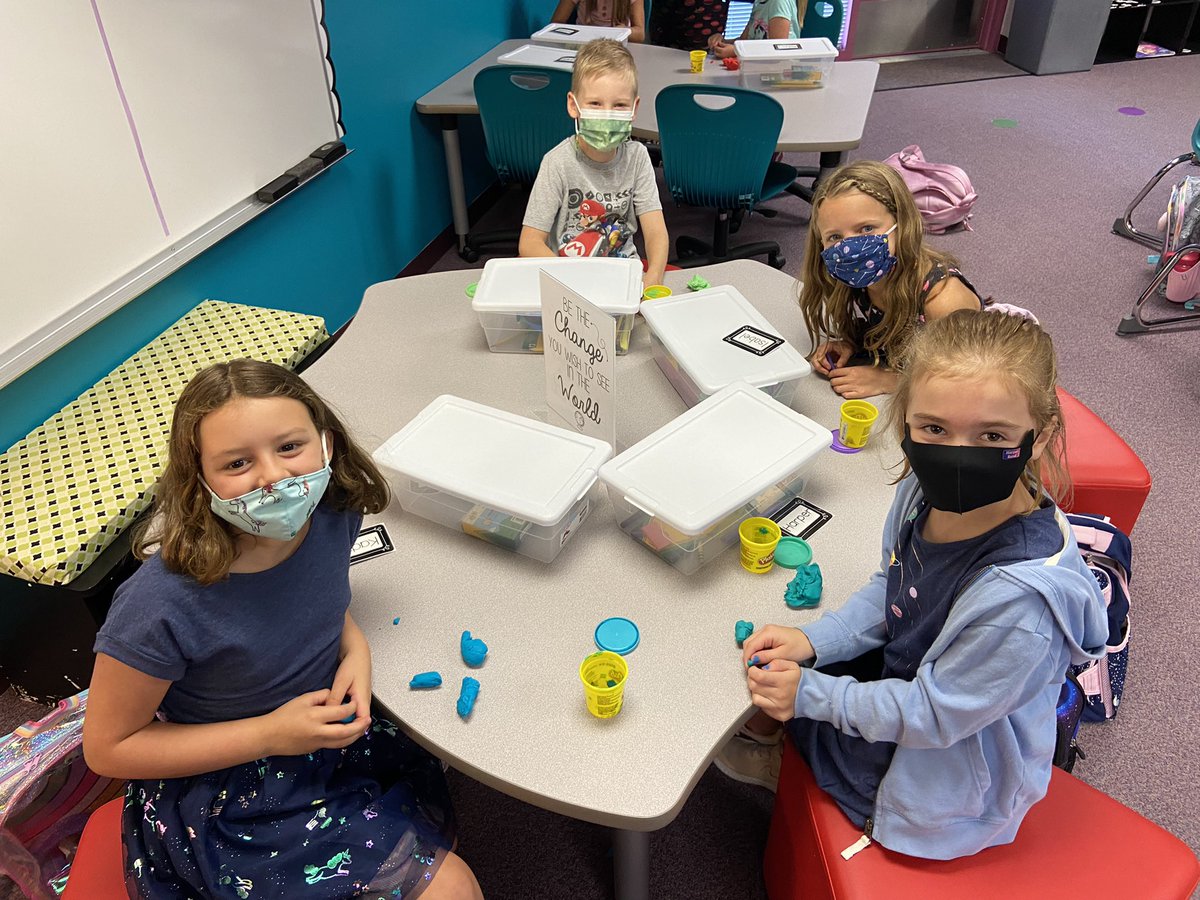 soaringin2nd's tweet photo. First day of 2nd grade! ❤️ @RoaryRR @TeamJeffco #jeffcobettertogether https://t.co/8laekUWm0U