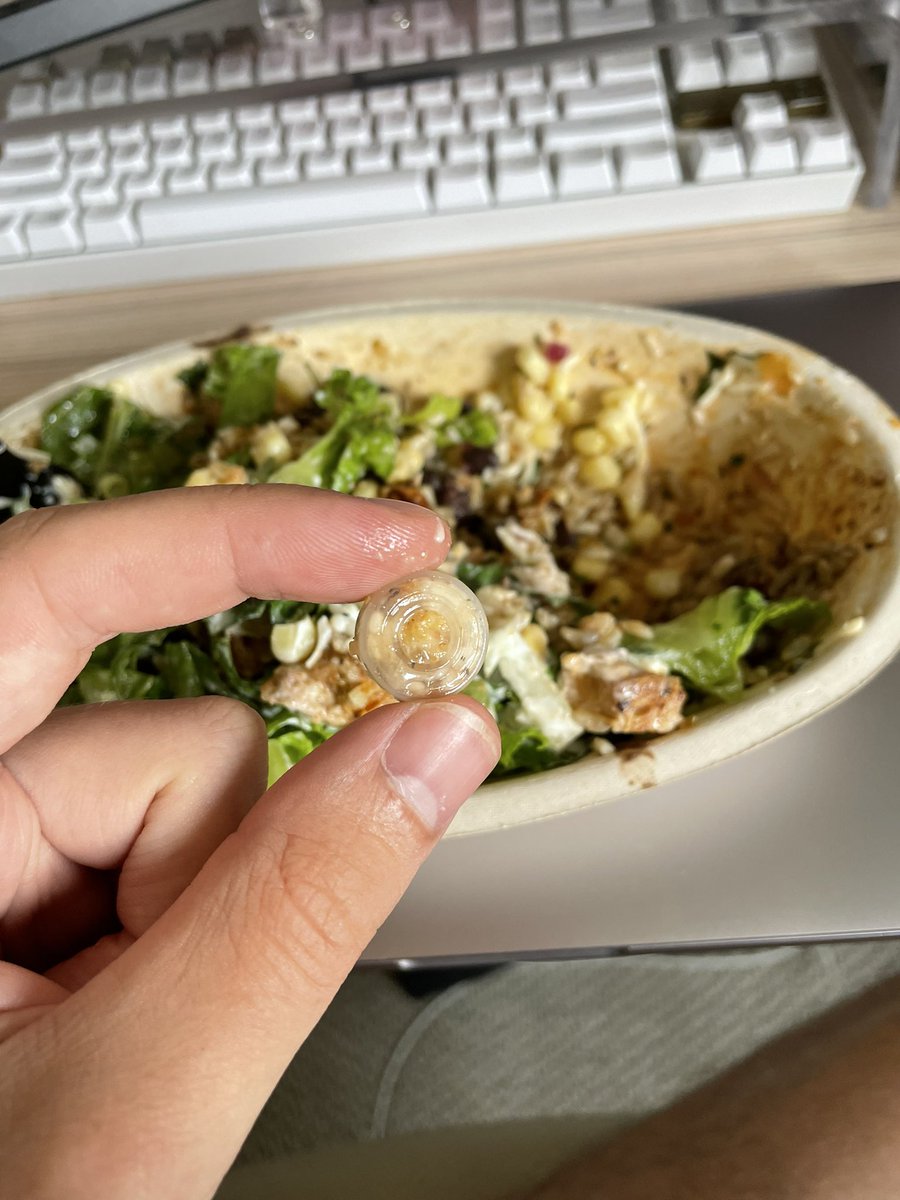 weneedmorestore's tweet image. are you also testing plastic as a new ingredient in your bowls? Bc I just found this in mine 🤢🤢🤢