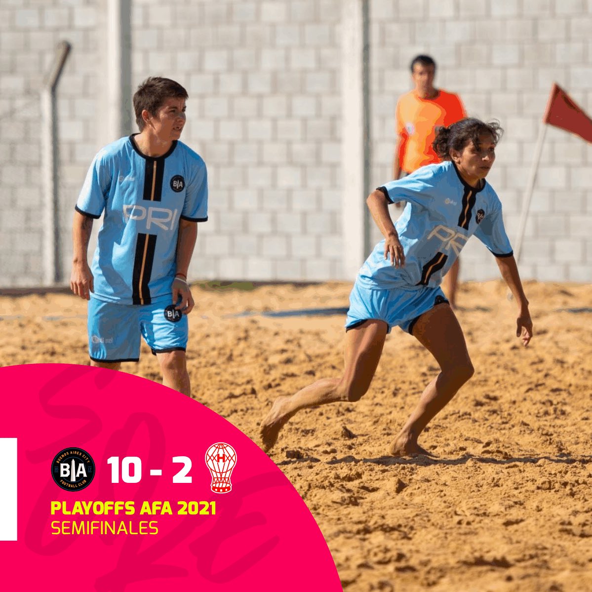BuenosAiresCFC's tweet photo. PLAY OFF 2/3 ✅ ¡A la final!
#BACITY goleó a @CAHuracan 10-2 por la semifinal del torneo @afa.
El domingo se jugará la gran final frente a @CAArgentinoOK, a las 11hs en vivo por streaming desde el Predio de Ezeiza.
⚫⭐⚪
¡Vamos City! #MásQueUnClub
#FútbolPlaya #BeachSoccer https://t.co/QnV7gmPeF6