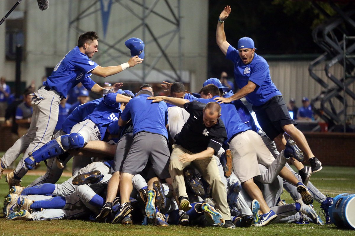 NCAABaseball's tweet photo. Baseball is such a photogenic sport!

#NCAABaseball x 📸 @UKBaseball @UKphotogs 
https://t.co/3dw4S1bxKo