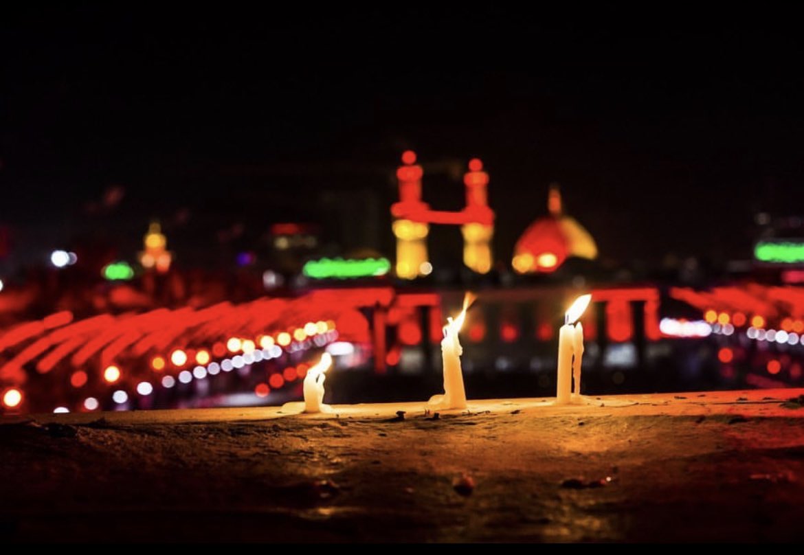 Hmahfood14_'s tweet photo. A caravan - 

The caravan lead by zainab , 
Looking at the little kids being beaten with tears on their cheeks and blood on their hands 💔

It was darkness , the only lights were the heads on spears 💔💔

شحال قلب زينب 💔💔

#ليلة_الوحشة https://t.co/IE8urvMGGs