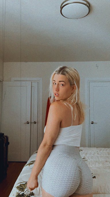 On or off? 💕 https://t.co/dfVqJQ5rJM<a href="/tag/mvsales"class="tags"><span>#mvsales</span></a>