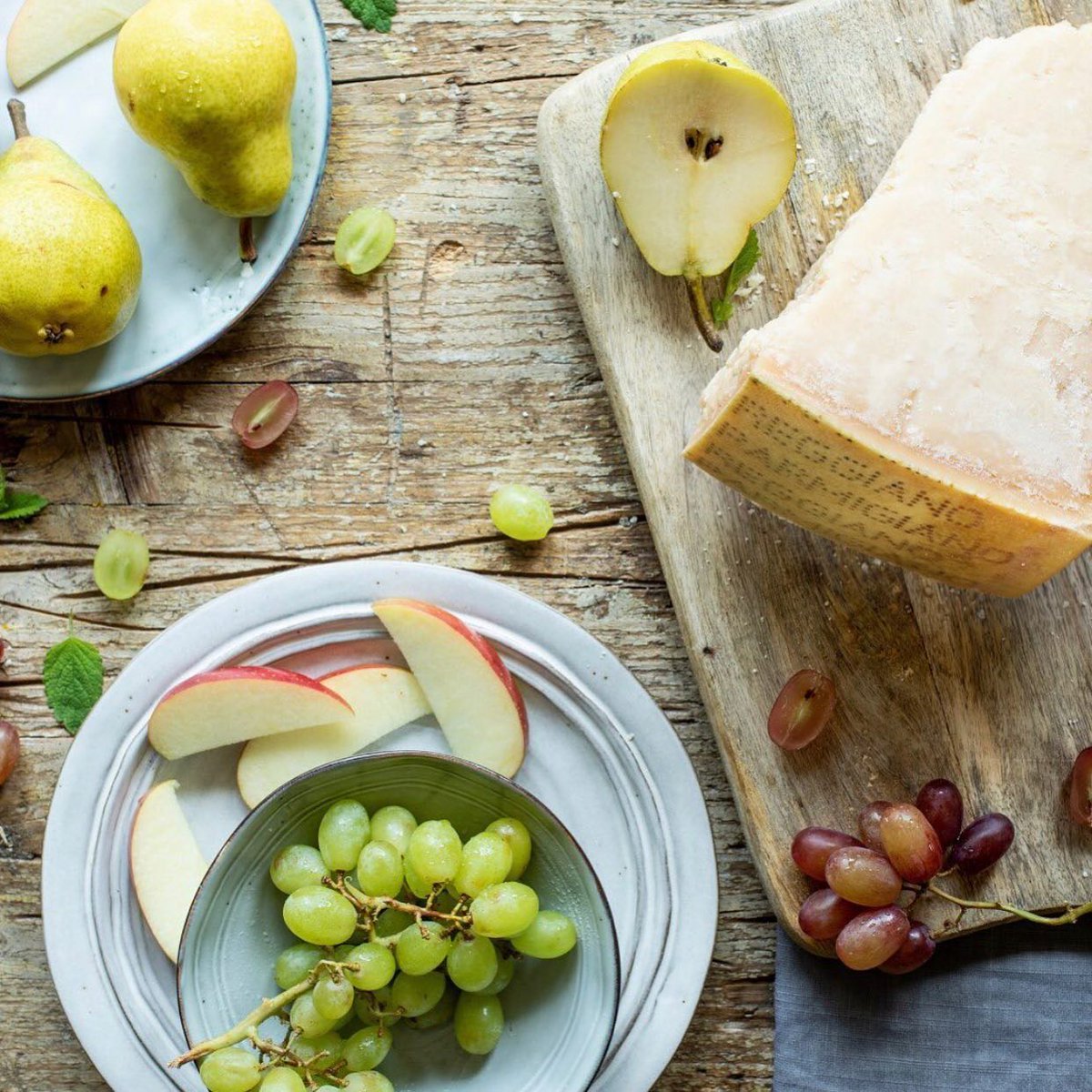 Nothing better than a simple pairing. Pears complement Parmigiano Reggiano incredibly well. Have you tried this combo? 🍐 🧀