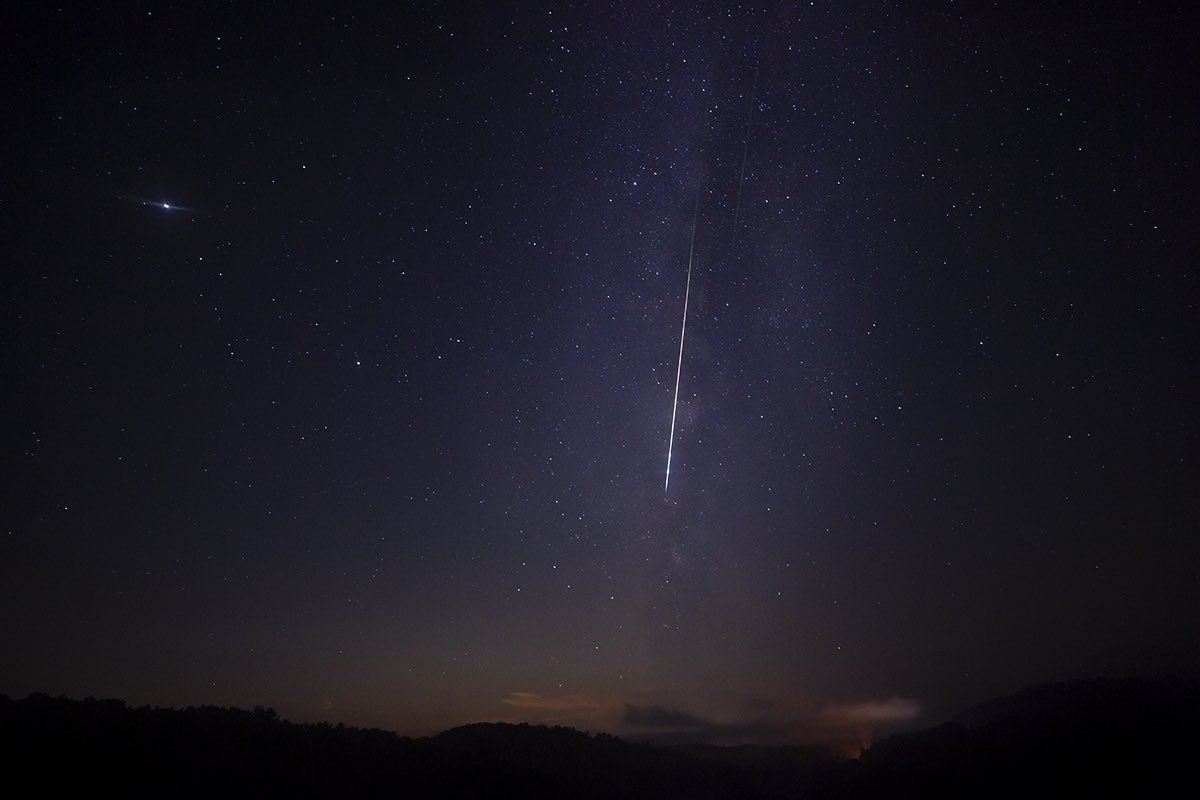 BoozerDPhoto's tweet image. Happy #WorldPhotographyDay. This was on Friday the 13th during the Perseids shower peak. This particular fire ball was by far the largest of the night. It came right over my head and down the middle of the Milky Way.