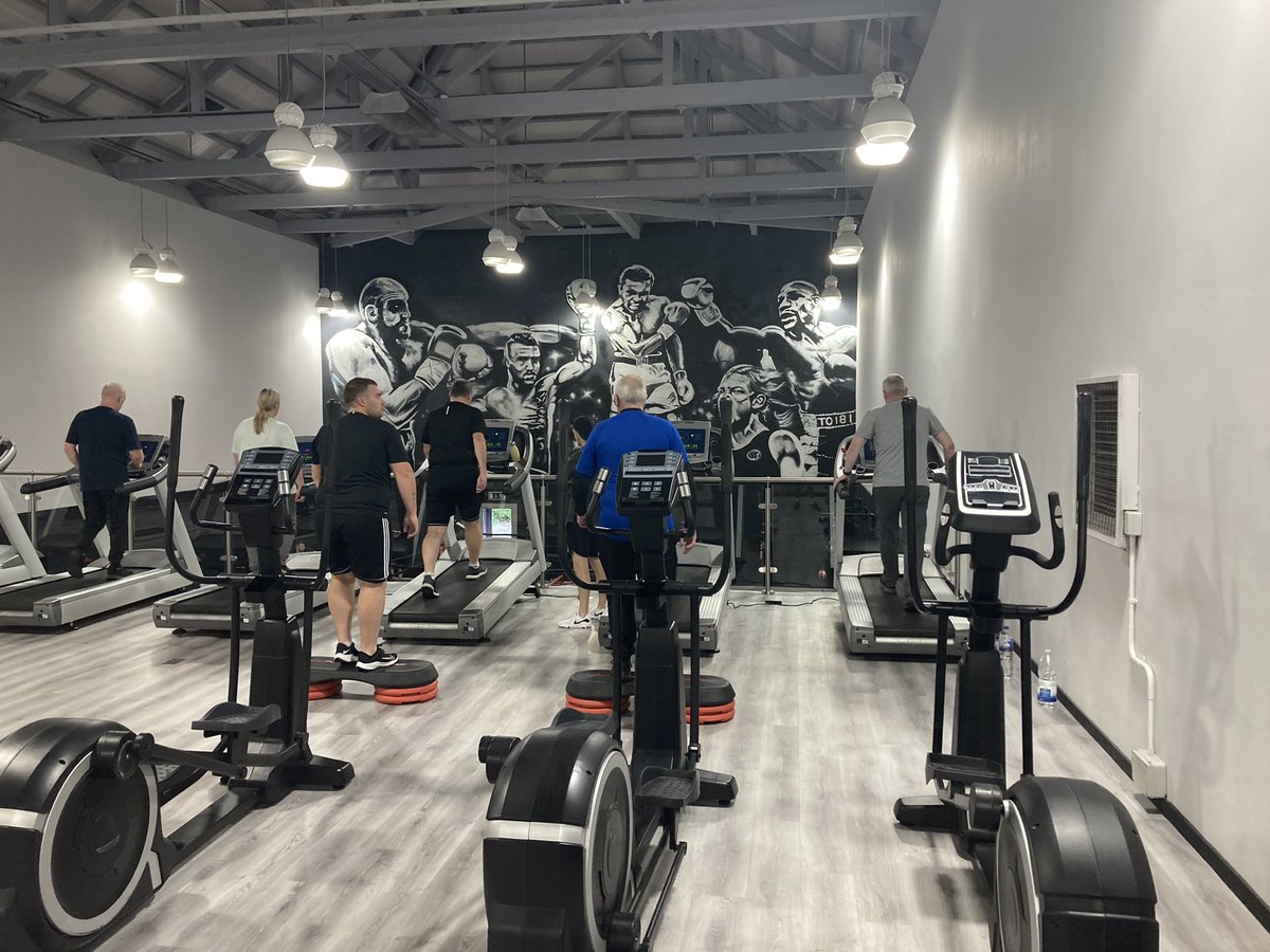 KillieCommunity's tweet photo. A hard shift for our @Bonnyton1912 Weigh To Go attendees this morning!
Great to work with Connor & Blair at #EvolutionGym
🥊 🏋🏻♂️ 🏃🏼♂️
@NHSaaa 👌🏻
#WeAreKillie 🔵⚪️⚽️ https://t.co/rozWfR4b9O