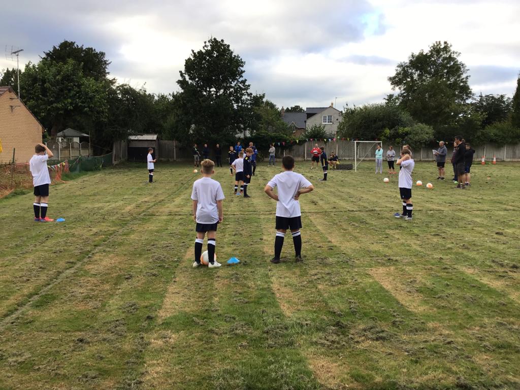 shrewsacademy's tweet photo. 🗣| Our Head of Coach Development delivered our latest #coachdevelopment workshop tonight with coaches from @OswestryBoysClu @LlanymynechFC 

👀| An opportunity to continue building relationships with local coaches and clubs 

#inpossession 
#receivetoplayforward https://t.co/NDcJ5GLpIX
