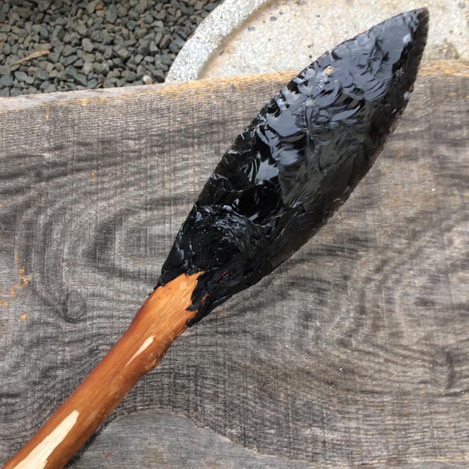 尖頭器と呼ばれる石器、その用途のほとんどは槍先。トドマツの幼木の柄