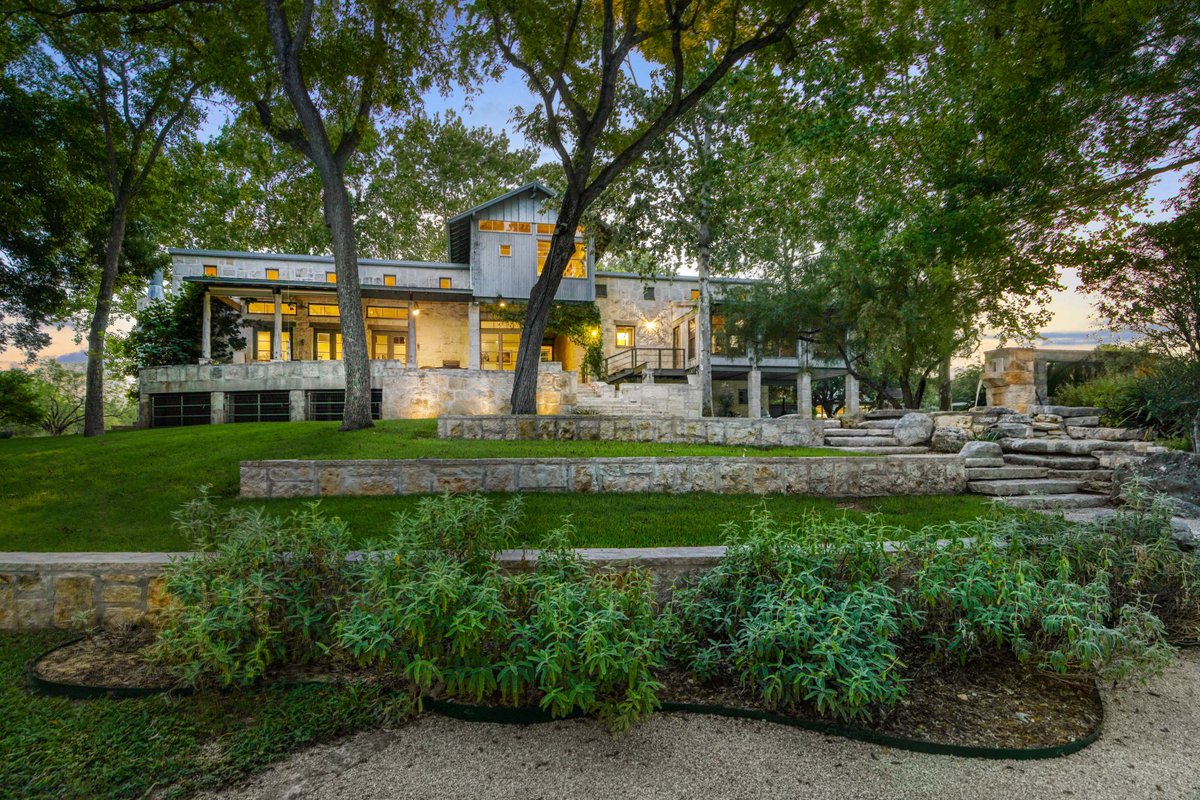 LeverageRE tweet media