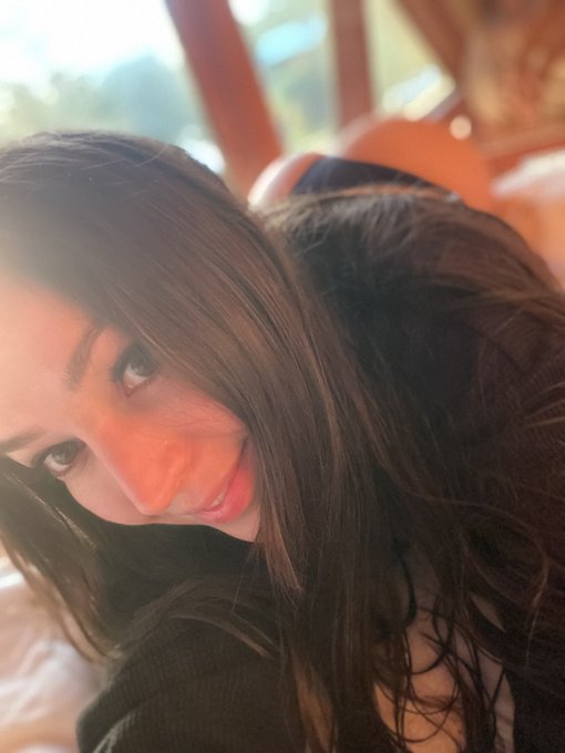 I&rsquo;ve finally updated my wishlist: https://t.co/dEOqCRTu0G https://t.co/2E8JpadU3g