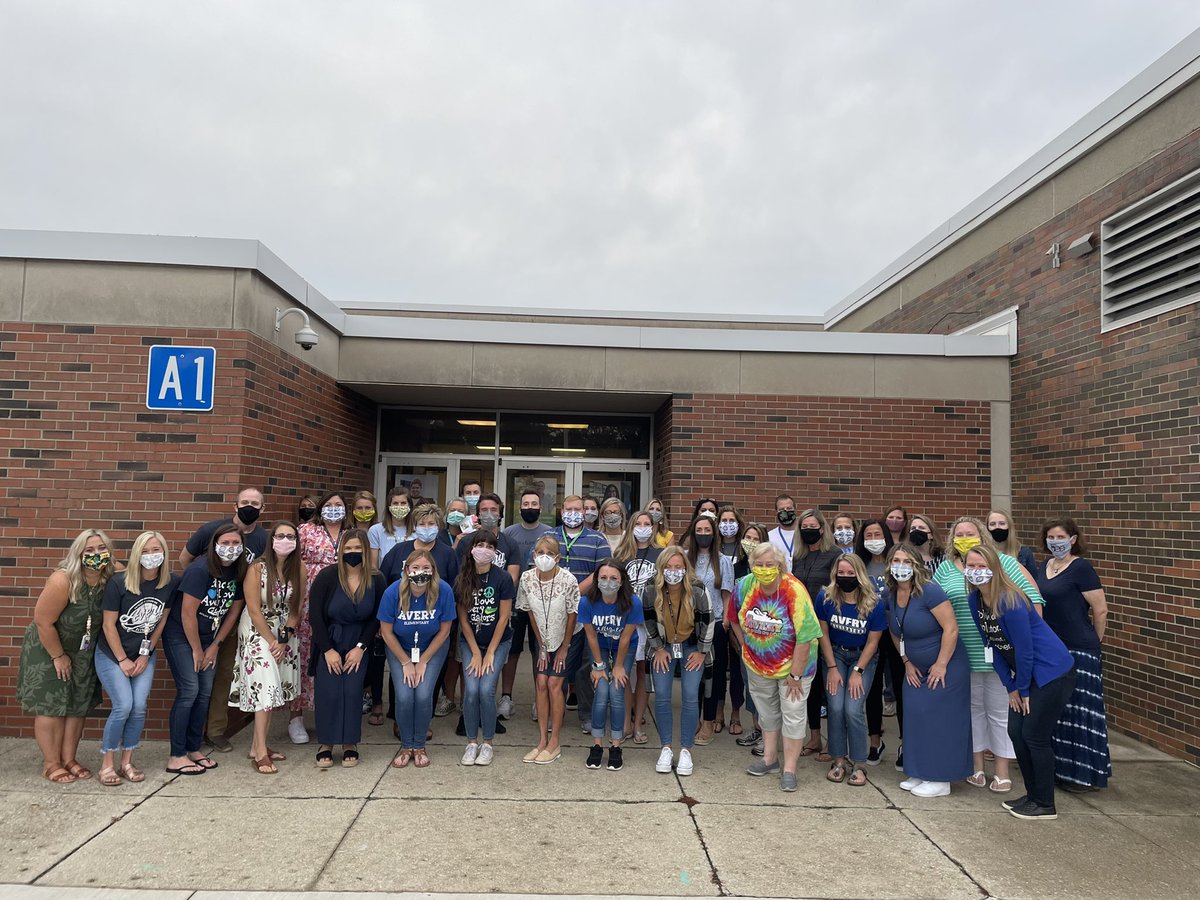 Thank you so much to all the Avery students, staff, and families for a great first day! Can’t wait for tomorrow!#HCSD1 got