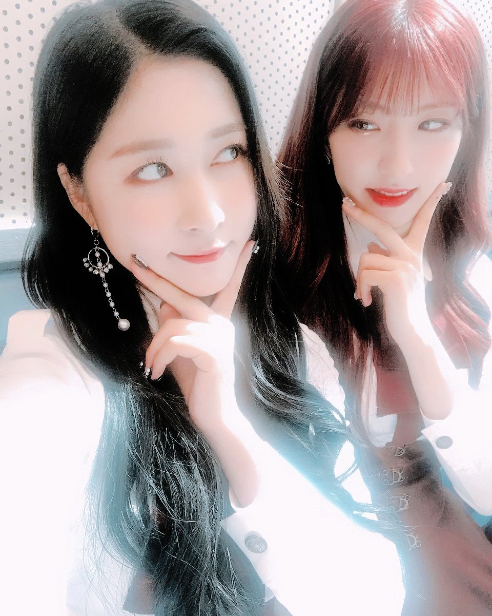 celestictwt's tweet photo. ㅤ˒ @. _ cᥱlᥱs🌙. tıcㅤ ♡̶ ㅤup* dᥲtᥱㅤ𓂃ㅤ 𝗮𝗹𝗶𝗻𝗮 ՙ s __ㅤplαчㅤ*🎧. ㅤlıst ! #𝐿𝑂𝑉𝐸_𝑆𝑆𝑌𝑁𝑂𝑁𝑌𝑀 .
También escuchamos el álbum debut de Shizuka y somos #TEAMOPENMIND, nos gustó tanto que se lo vamos a recomendar a las demás para fangirlear en familia. ‹3 https://t.co/2oMc99CHZk