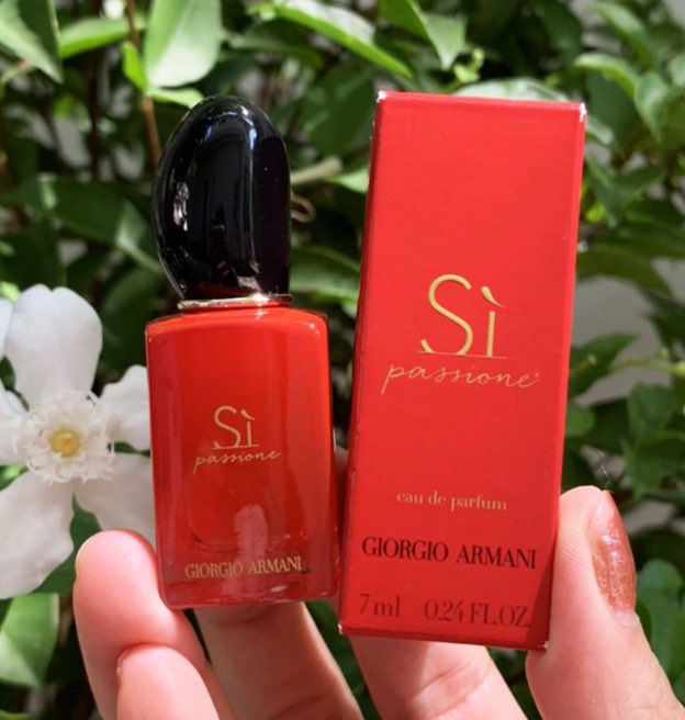 MeexBeautyy's tweet photo. Giorgio Armani Si Passione Eau De Parfum 

🌈 ขนาด7ml. ราคา 700 บาท
🌈 ขนาด30ml. ราคา 1,900 บาท
🌈 ขนาด50ml. ราคา 2,550 บาท

💌ค่าส่ง 50

📲 Line : https://t.co/nmPCc6XS6w  #Meexbeautyy #ของแท้ล้านเปอร์เซ็นต์  #เครื่องสำอางค์ #skincare #น้ำหอม #เคาเตอร์แบรนด์ #si #sipassione https://t.co/v6tZCEZk2i