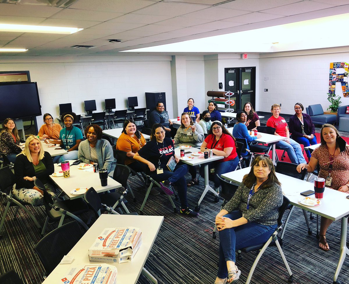 mrs_podvin's tweet photo. PD Week happens, Pizza π helps! ELAR department lunch to end this week on a positive note! So excited to welcome our Bulldogs next week! πΎβ€οΈπ#Departmentgoals #nobulldogstandsalone #letsbegreatwatkins @DrLozano_CFISD @feliciahayes03 https://t.co/l7LQMk66RS