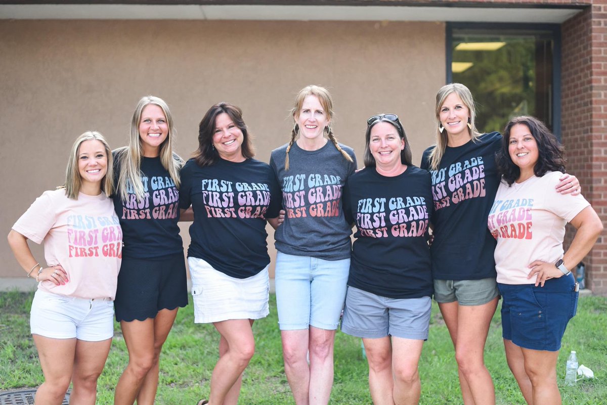 First Grade teachers are ready for a great year!! #funinfirstgrade #oneccps @EESMaher <a href="/Wells_1st/">Christine Wells</a> <a href="/ChristyPixie/">PixieChristy</a> <a href="/gmschechter/">Gail Marie Schechter</a>