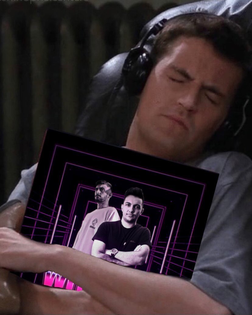 xofanaparra's tweet image. A música mal saiu e eu ja to assim #WithHim @nicolas_vini