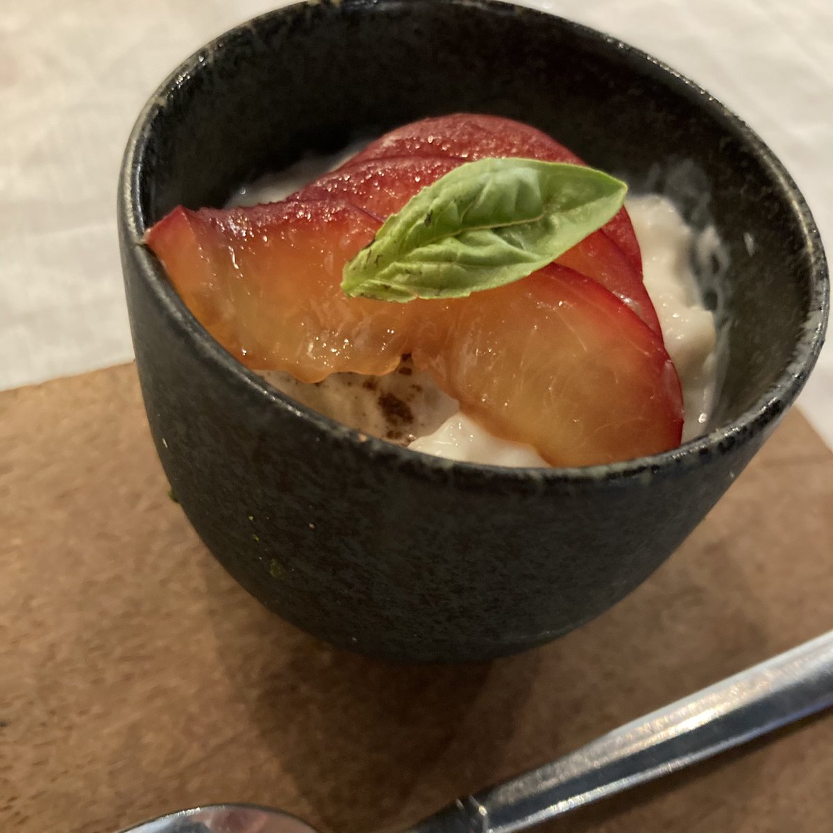 depicter2022's tweet photo. 【 #おかしなお菓子の会 】

Q.野菜も使うんだね。デザートに野菜を使うのに抵抗は無かった？

A.初めて野菜を使うの時はびっくりした��ど、いろいろな形で食べる面白さを知ったのでそれを皆で共感したいと思いました。 https://t.co/pHPjRRgBF1