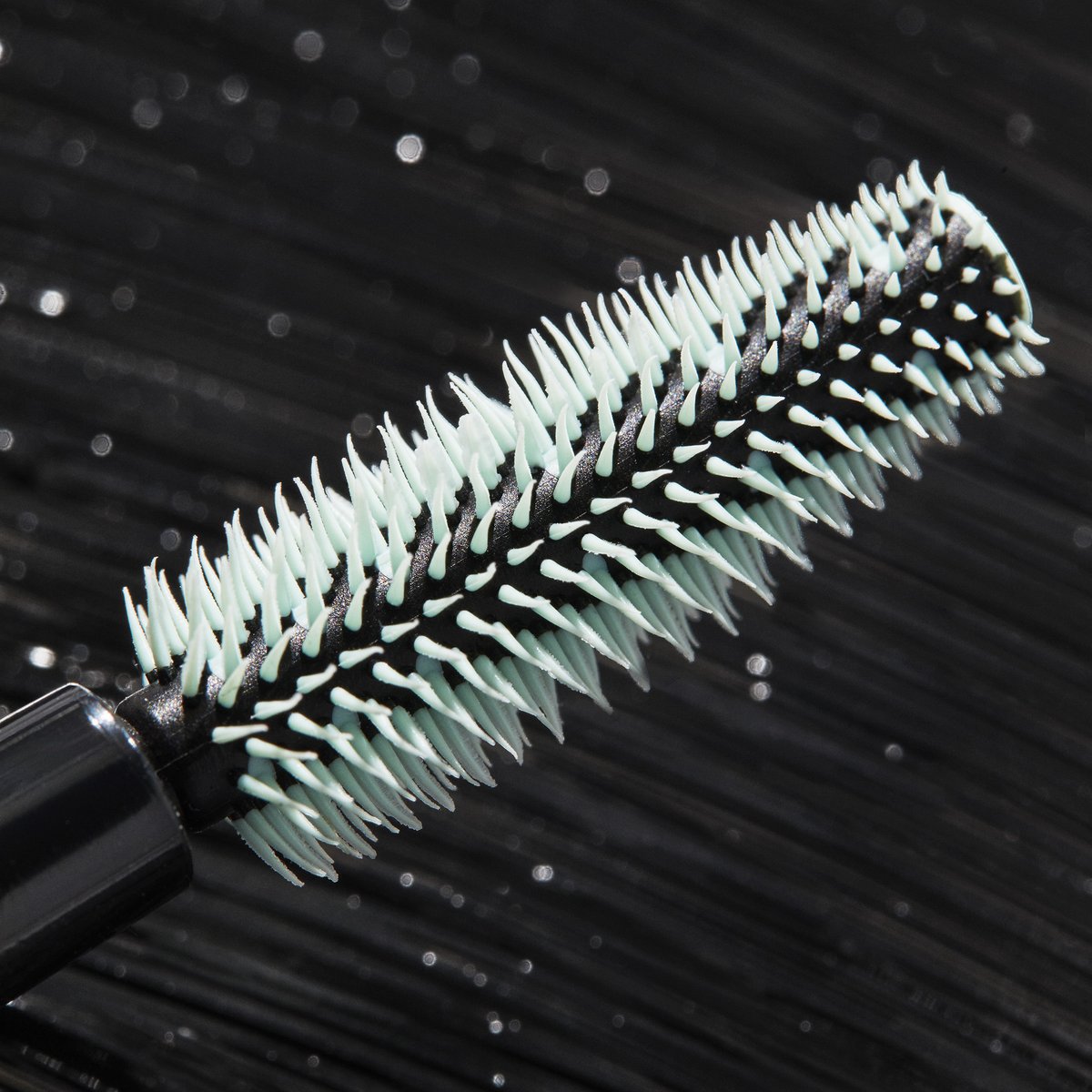 COVERGIRL's tweet photo. The little brush that does it all! Separate and define those lashes with our vegan #LashBlast Clean Volume Mascara. 🌱
Get it now at @walmart.
#EasyBreezyBeautiful #COVERGIRLCrueltyFree #CrueltyFree https://t.co/c18UvnuSZc