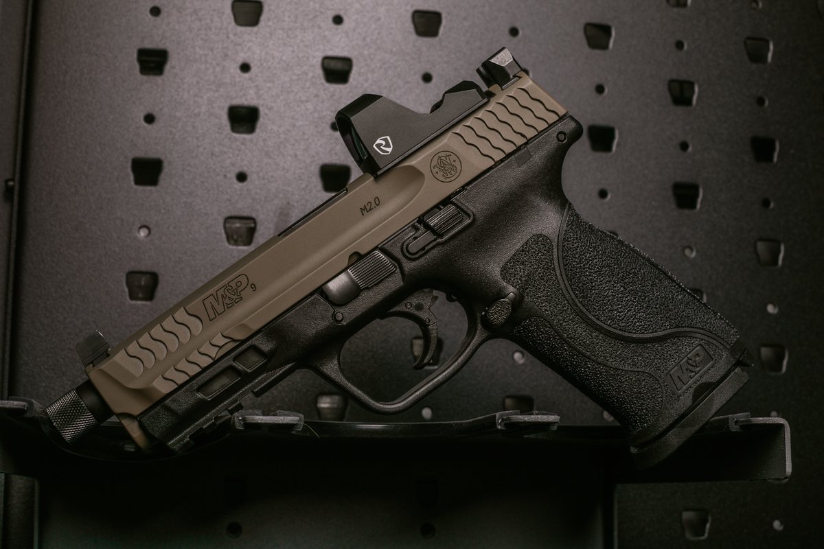 ritonoptics's tweet photo. Peep the optic...
#riton #ritonoptics #reddot #mprd2 #edc #pistols #handgund #shield #guns #shooting #optics #photooftheday https://t.co/3aSUSS5Oed