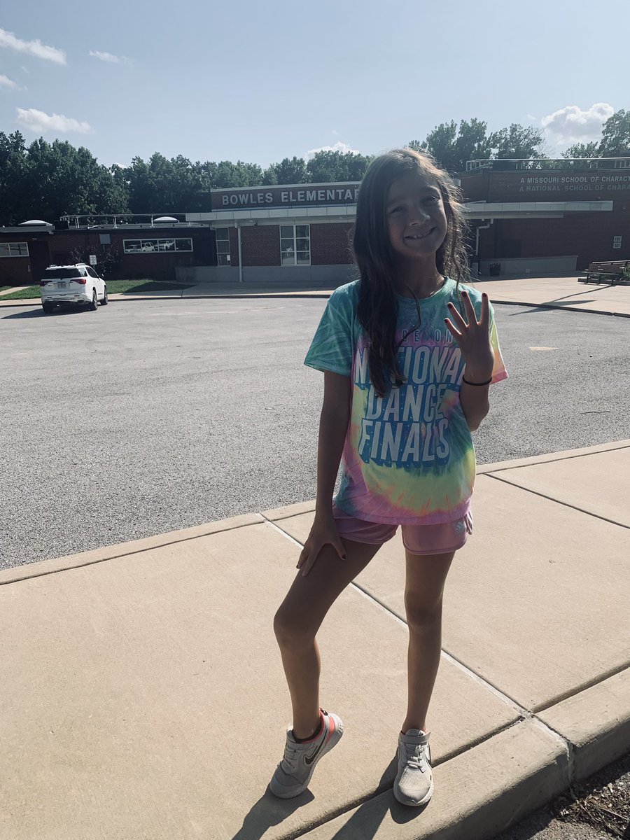 Ready for 4th grade!!! ❤️🖤❤️🖤 <a href="/BowlesElemAP/">Nicole Noss</a> <a href="/BowlesElemAP/">Nicole Noss</a>  #wearerockwood #wearebowles <a href="/MissLubinski/">Stacy Lubinski</a>