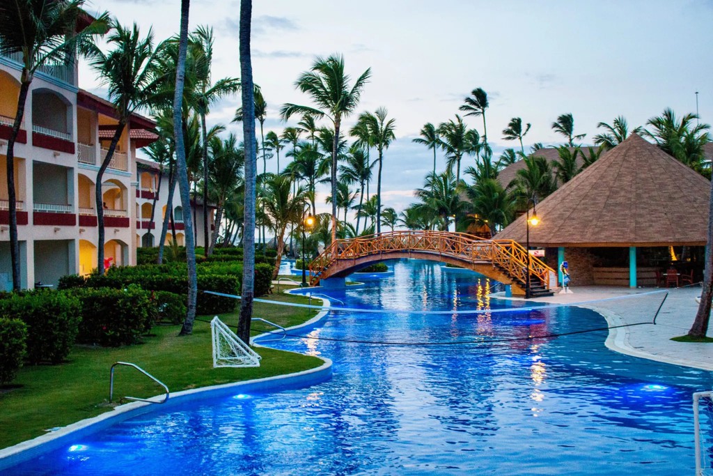 HowarthKylie's tweet photo. All-Inclusive resorts make it easy for you to arrive and then remain on their property (which is exactly where they want you). $$$

Read the full article: All-Inclusive Trips – Only if it’s a Money Saving Bargain
▸ https://t.co/gZMI9bJfPB

#befearless #allinclusive https://t.co/YIiY8O1SlO