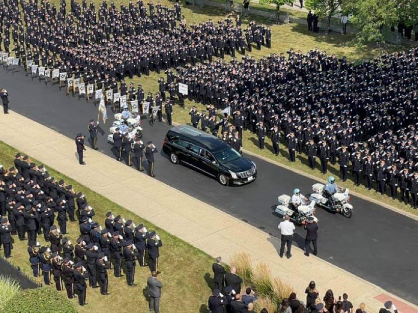 likibat's tweet photo. #RIP ##RIPOfficerFrench https://t.co/RxC2v8TjDg