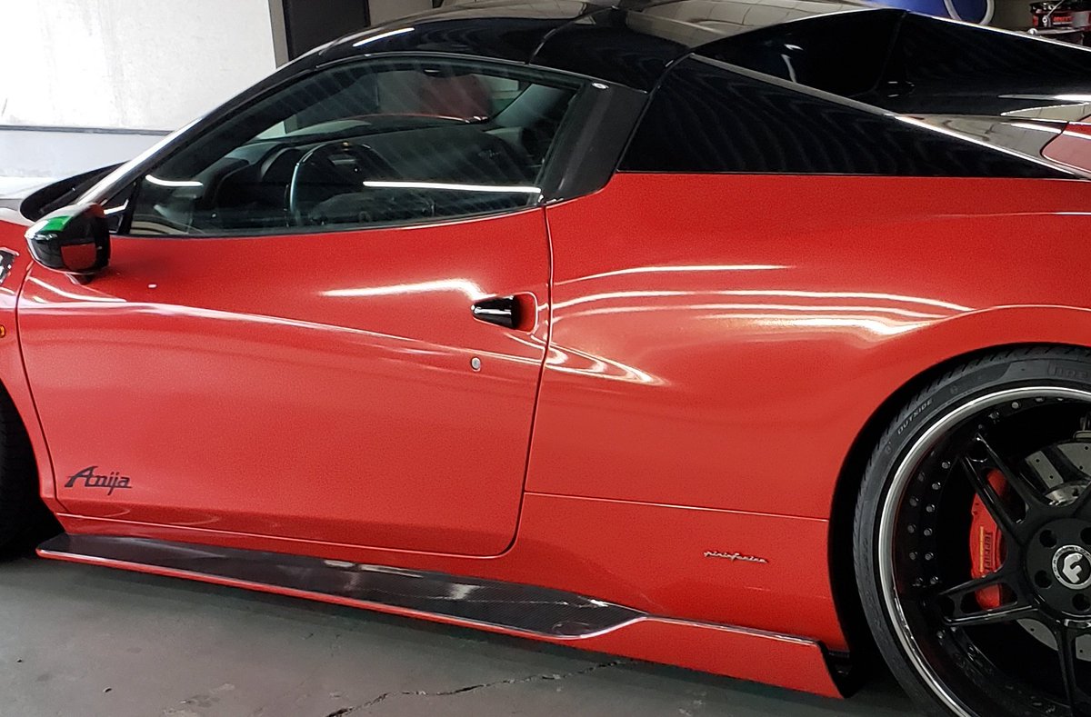 フェラーリ458クーペを売ってくれる方いませんか？ボディ赤、内装黒