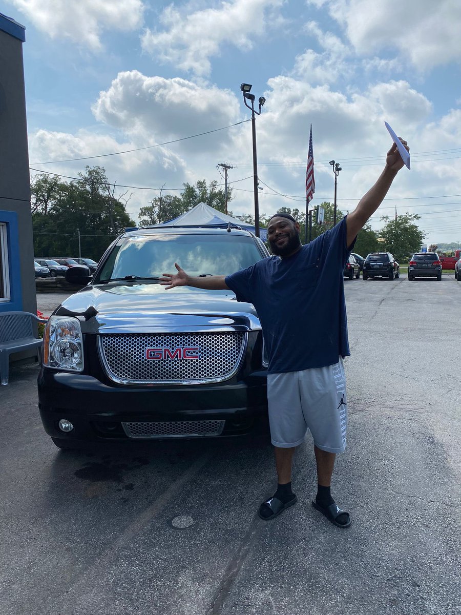 JoesAutos's tweet photo. Latest customers to buy a car from us and qualify for the free car drawing on Aug. 28 at our 31st anniversary party! #gowithJoes https://t.co/OtgsJfVYDn