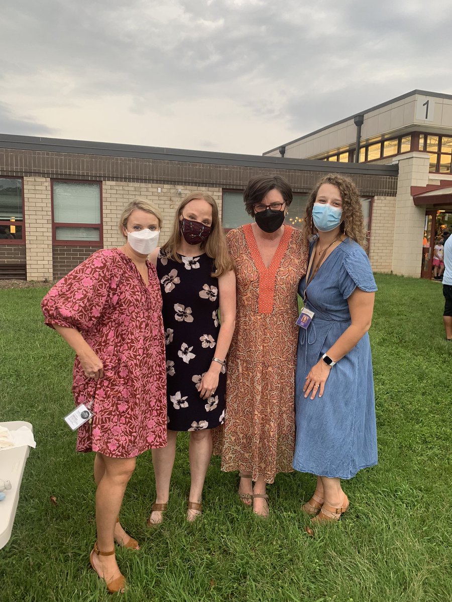 Kaufax4Schools's tweet photo. Who doesn’t love a block party🎉especially when the Principal  @pdbasdekis is serving pizza🍕 Great turnout tonight for the open house @RiversideFCPS @Karen4Schools @FCPSR3 @fcpsnews https://t.co/ISdXCTVon0