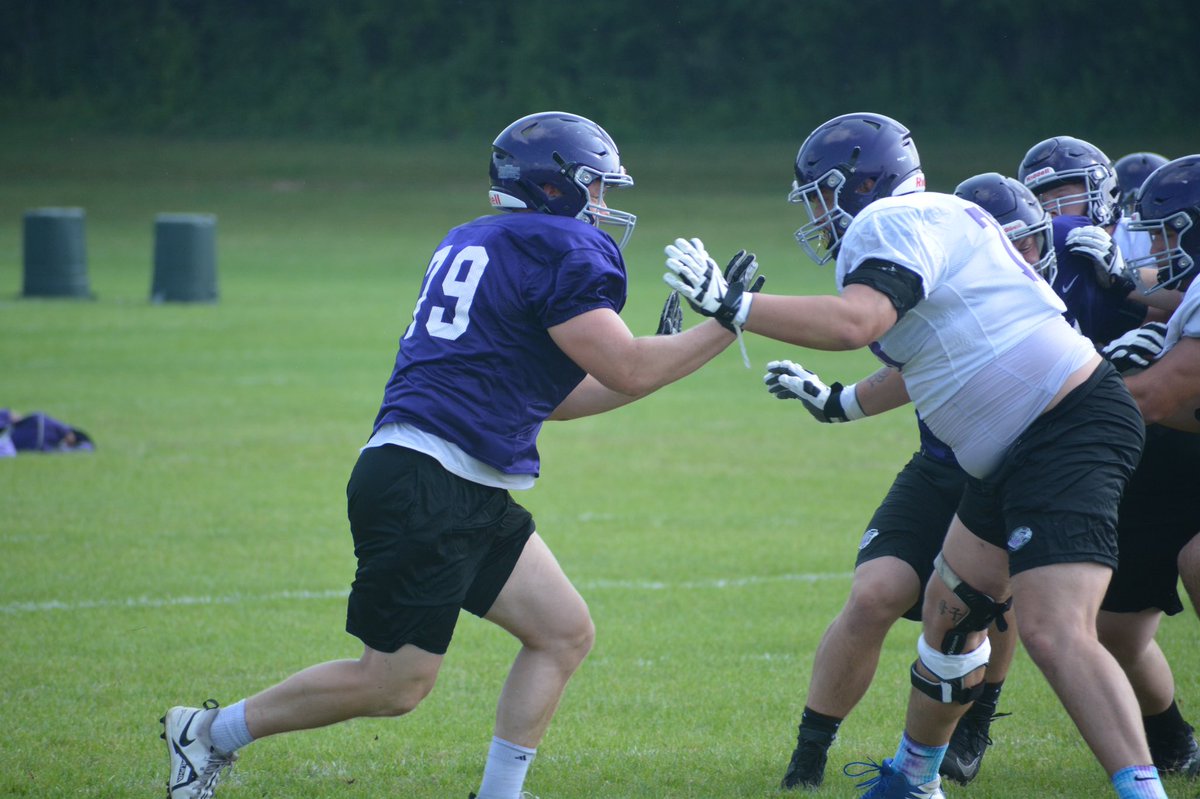 WarhawkFootball's tweet photo. One percent better in 72 percent humidity.

#d3fb | #PoweredByTradition https://t.co/RgDSEm0Lzx