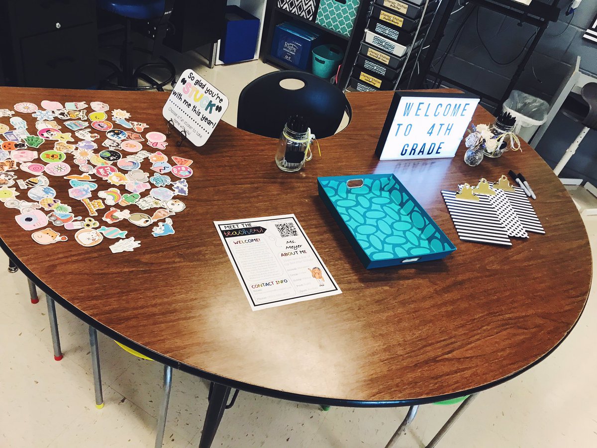 MsMeyer10's tweet photo. Meet the Teacher ✅ Ready to tackle this new year with our new fourthies! (Pun intended 🏈) #allforoneoneforRahe @LindaRobinsonTX @AnnaMCastelloSI @TeamRBES https://t.co/hb84BePG3i