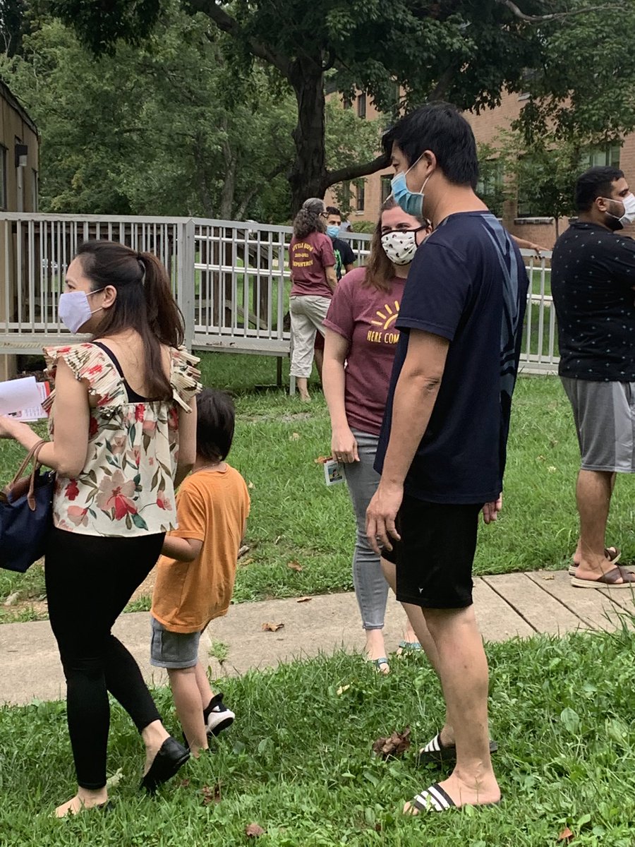 LRESroadrunners's tweet photo. We LOVED getting to see our families, old and new, tonight at open house! Monday we #startbackstrong 5 days a week! https://t.co/iI3suPKWCW