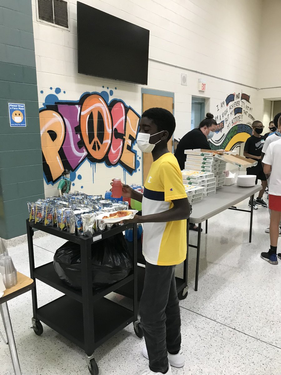 SWMiddleCowboys's tweet photo. Had a great turn out for our 6th grade orientation (Cowfolk Camp) today! Thank you to the SWGHS drum line for the welcome!! READY for a FABULOUS school year! #swmsstrong #mindsetmatters @AC_Armond
https://t.co/n5AiKndjer https://t.co/B602XZr5X3