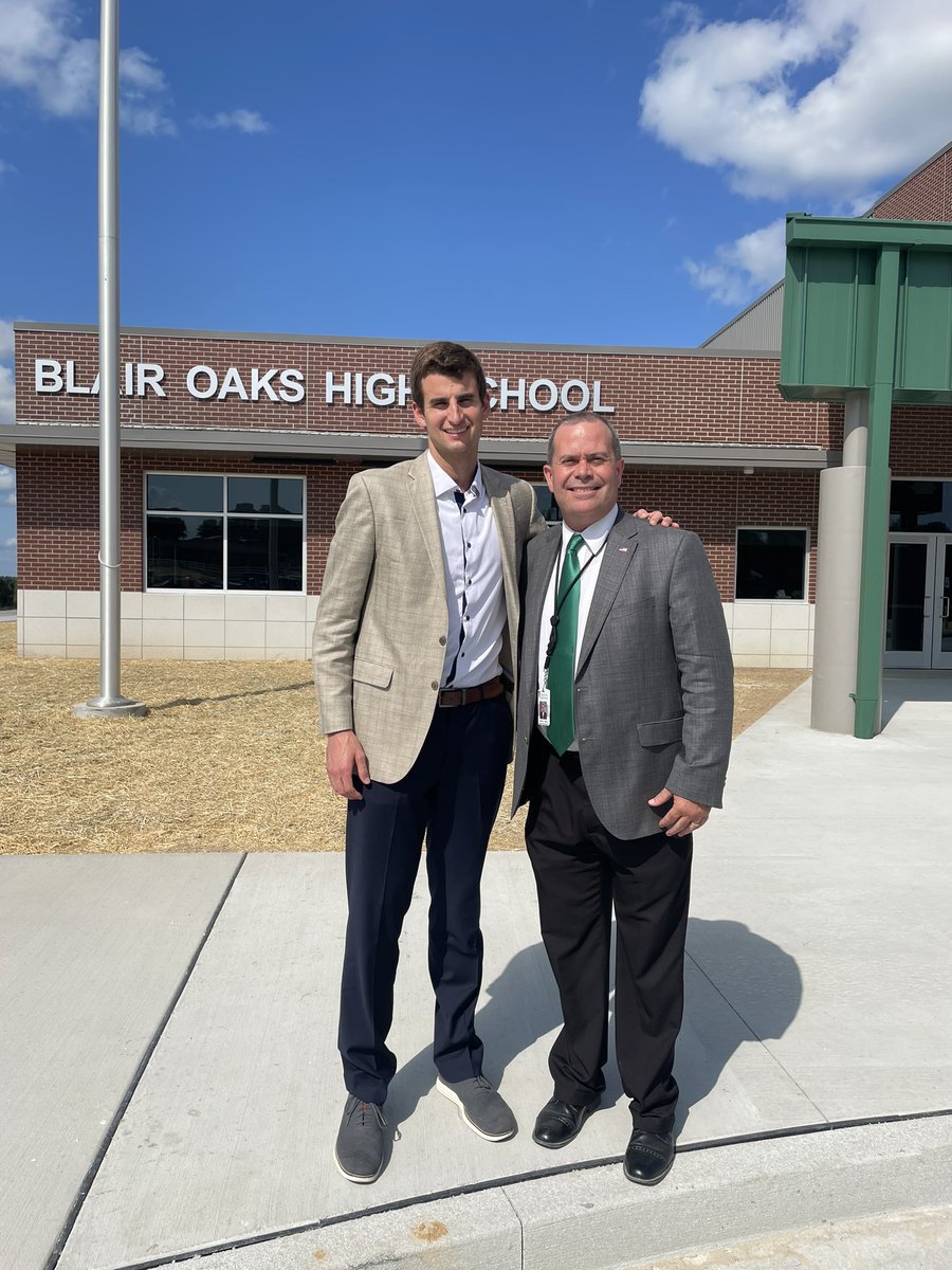 JonesJim8's tweet photo. Thanks @AustinHatch30 for sharing your journey with @WeAreBlairOaks! “If you think your life has been full of adversity, take a moment to review the life of Austin Hatch. This man was (and is) destined to make a positive difference in the lives of others. A true inspiration!” https://t.co/2hySHEyYvF