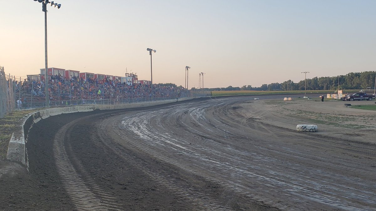 #FanMode #GettinDirty 

@DIRTcarRacing @SummerNationals & @SummitRacing Equipment Modified Nationals 

FIRST Dirt Race of the 2021 Racing Season at @i96speedway