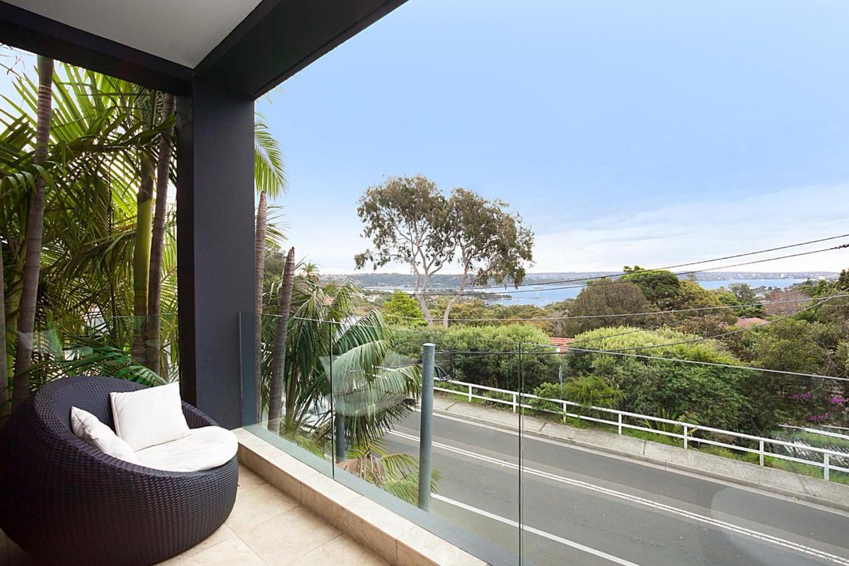 LAbode_Aus's tweet photo. This contemporary two-level house is furnished to perfection. 

BOOK NOW : https://t.co/sXDlx4JVj7
.
.
#labodeaccommodation #rejuvenatestays #interiors #contemporist #styleguide #aesthetics #details #renovate #shortstays #airbnb #luxury #vaucluse #easternsuburbs #propertymarket https://t.co/prZSx2Y1Yg