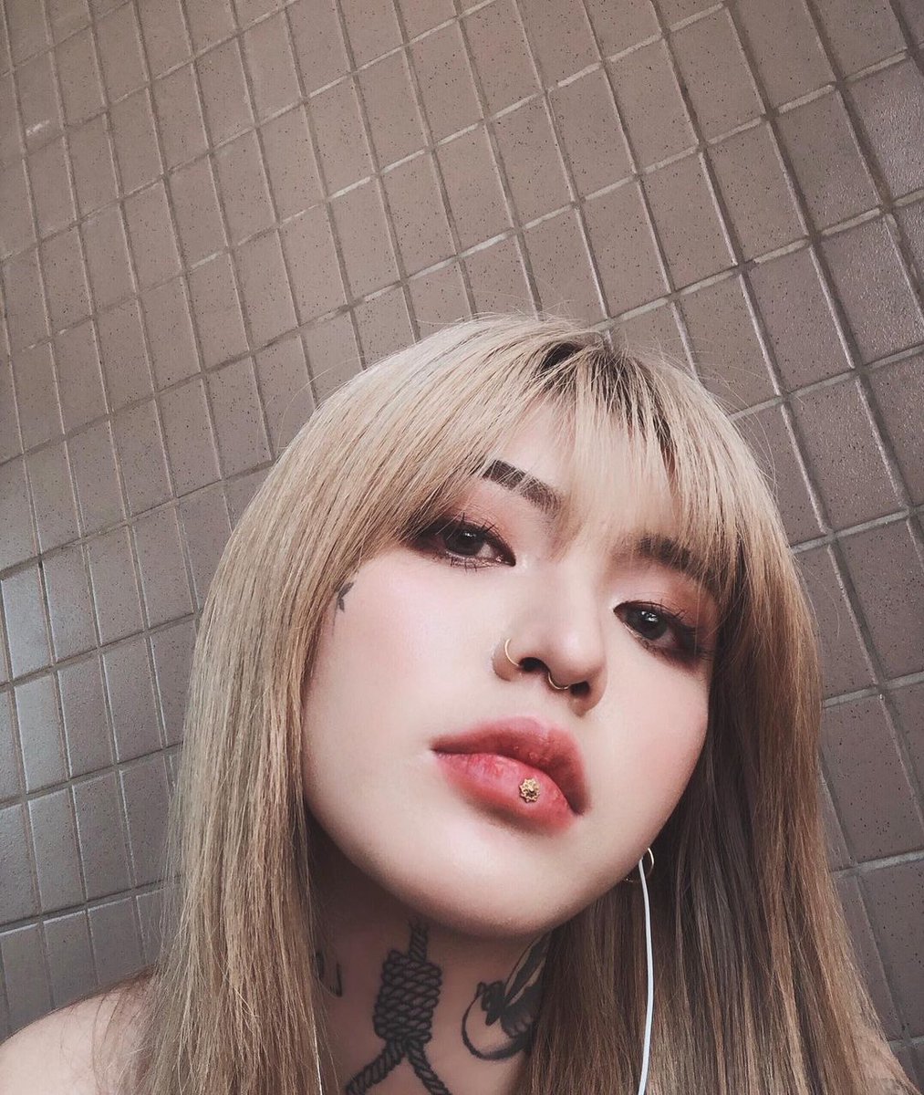 goodesshell's tweet image. 𖣃